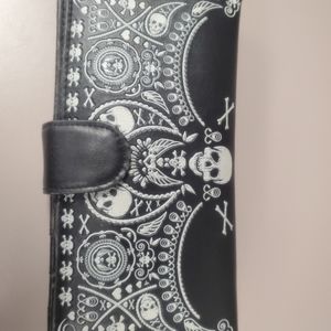 Loungefly bandana skull wallet